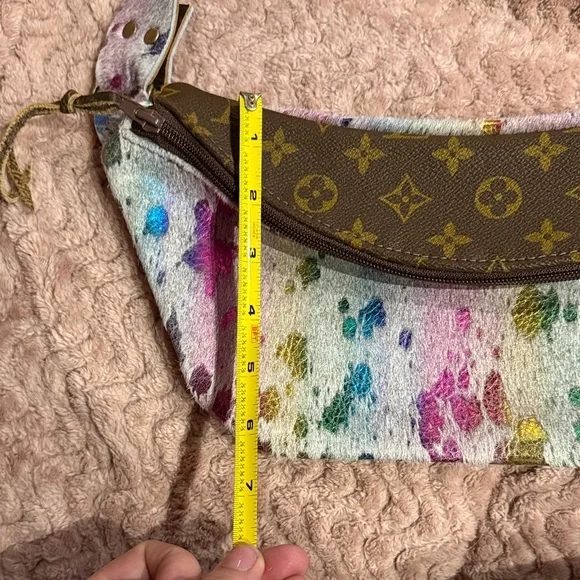 Keep It Gypsy Designer Crossbody Ivory Bumbag Calf Hair Leather Rainbow Foil - Picture 8 of 9